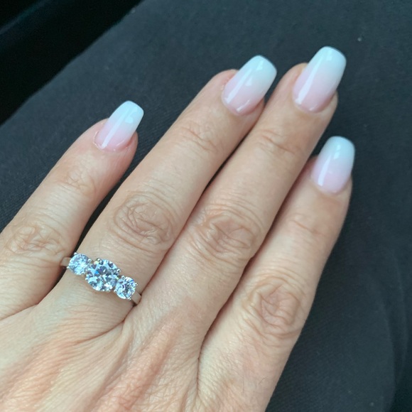 14k Yellow Gold 3 stone  Round Engagement Ring - Picture 4 of 8